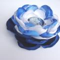 KJgalerija - Gėlė - sagė. Mėlyna su agato akmenėliu