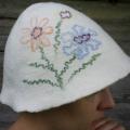 Pirties kepurė su gėlėm