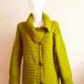 Rankų darbo megztas žalias šiltas megztinis