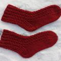 Knitfinity - Bordo vilnonės kojinės