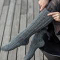 Knitfinity - Pusilgės pilkos kojinės