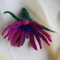 Violetinė gėlė