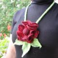 GreRus - Veltas papuošalas "Raudonoji gėlelė"